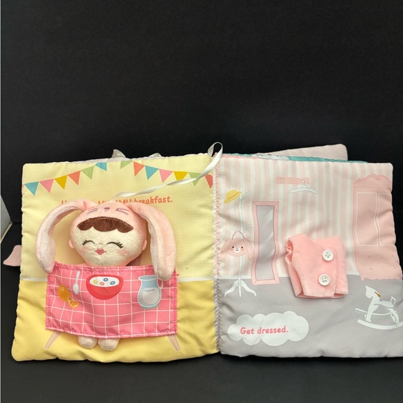 Rorolulu Soft cloth activity book w/Doll - Picture 6 of 6